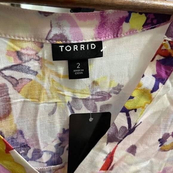 Torrid Womens NWT Floral White Vneck Rayon Slub Hi-Lo Short Sleeve Blouse Top 2X - Picture 3 of 8